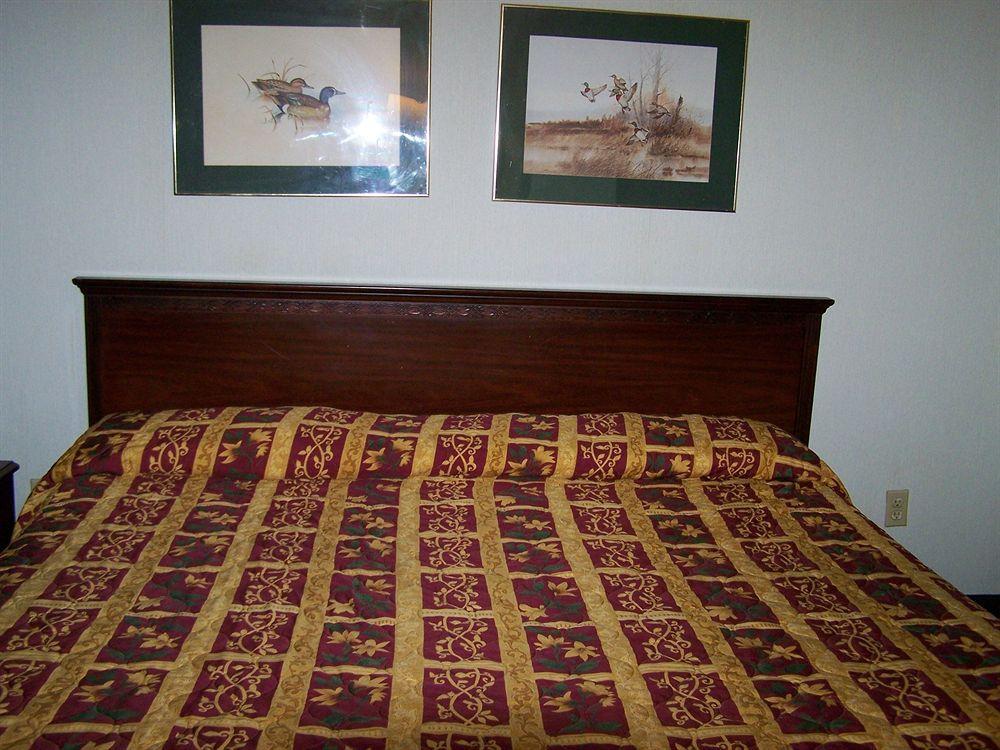 Seasons Inn And Suites Fort Smith Esterno foto