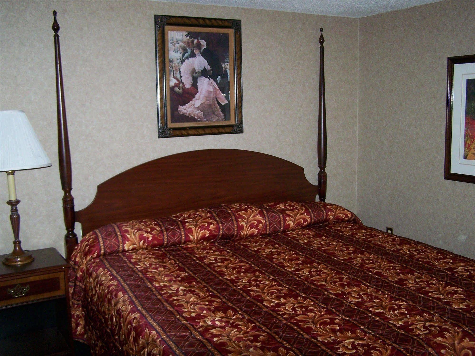 Seasons Inn And Suites Fort Smith Esterno foto